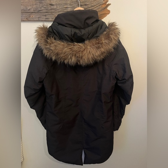 Black Helly Hansen Winter Coat with Fur Lining on Hood - Picture 2 of 5
